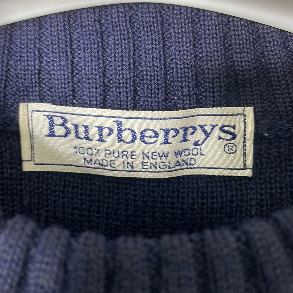 Burberry’s vintage sweater size medium?​​ - Picture 10 of 12